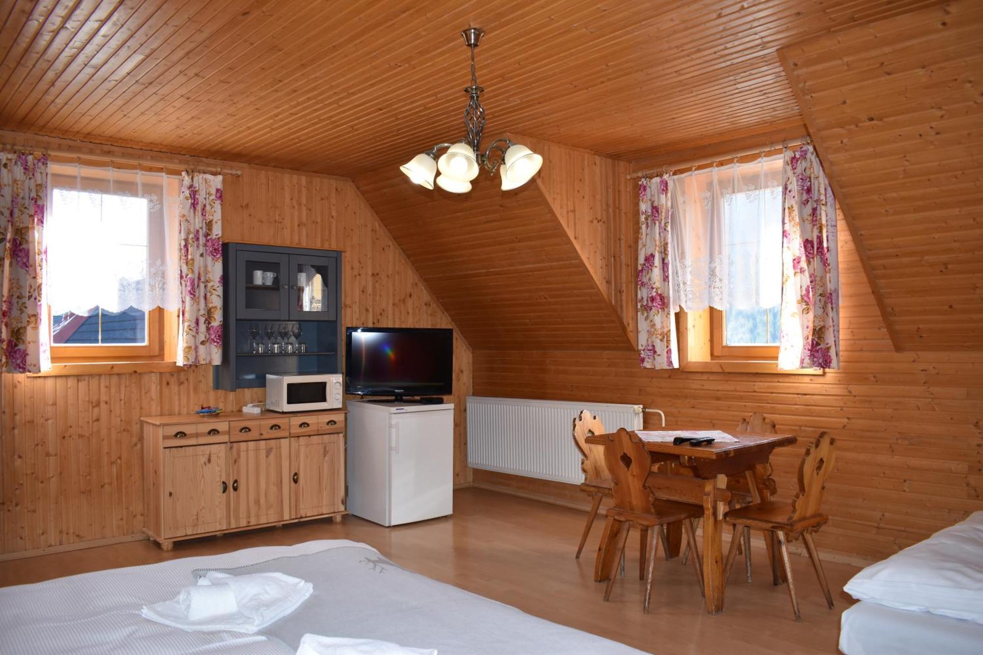 Drevenica Diana Bed and Breakfast Ždiar Exteriör bild